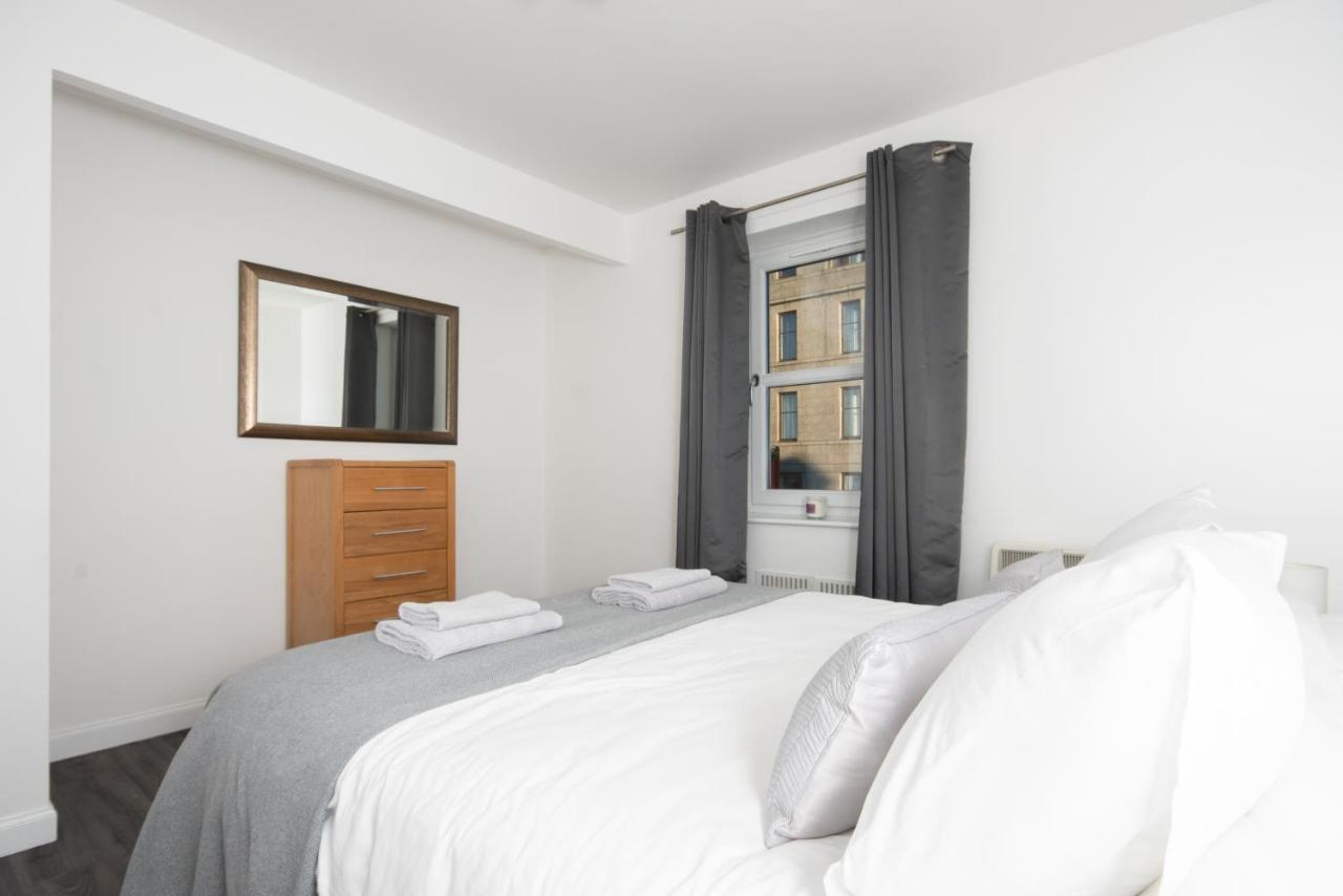 Dwellcome Home Ltd 2 Bedroom King & Double Central Apartment, Free Allocated Barrier Secured Parking Space At Rear Entrance & Fast Wifi, Ideal For Long Term Contractor, Corporate, Etc Stays, Regular Housekeeping Option - See Our Site For Assurance Aberdeen Luaran gambar